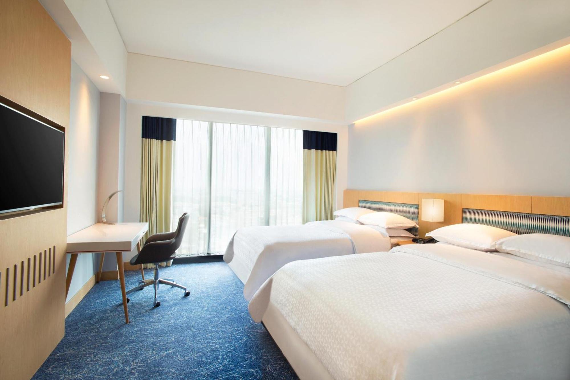 Four Points By Sheraton Surabaya Exterior foto