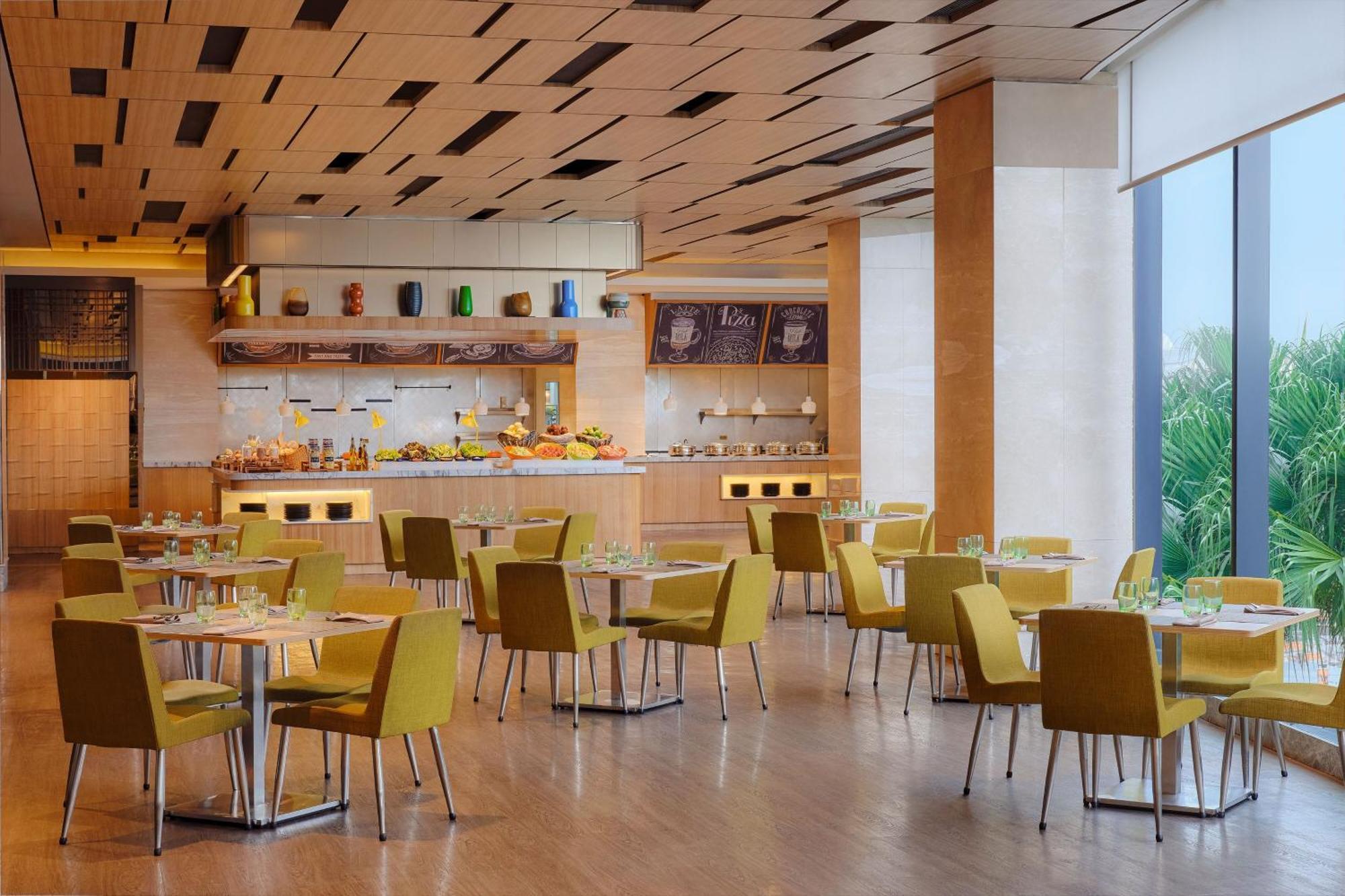 Four Points By Sheraton Surabaya Exterior foto