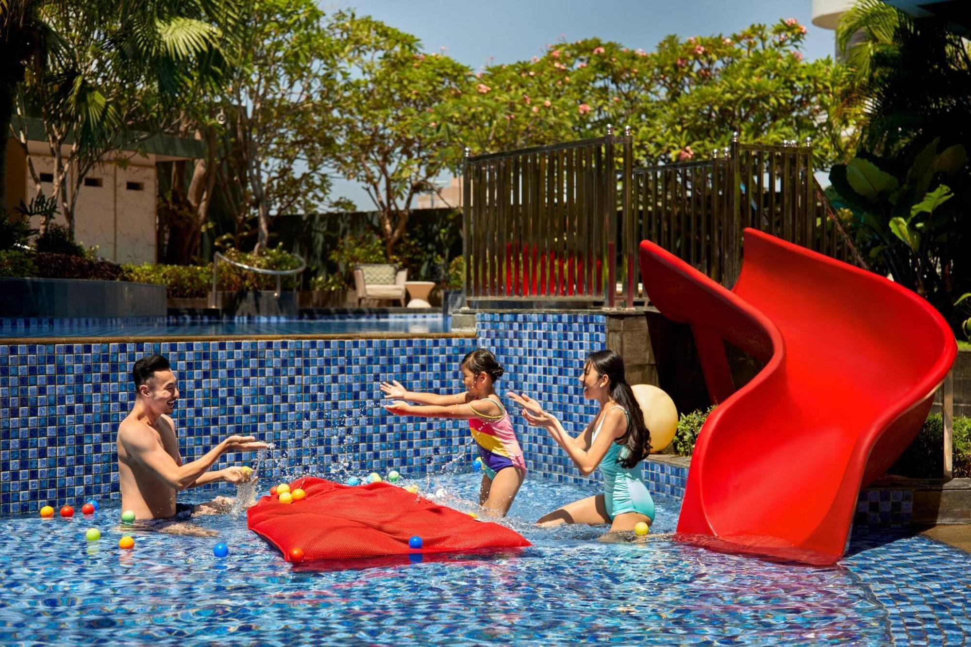 Four Points By Sheraton Surabaya Exterior foto