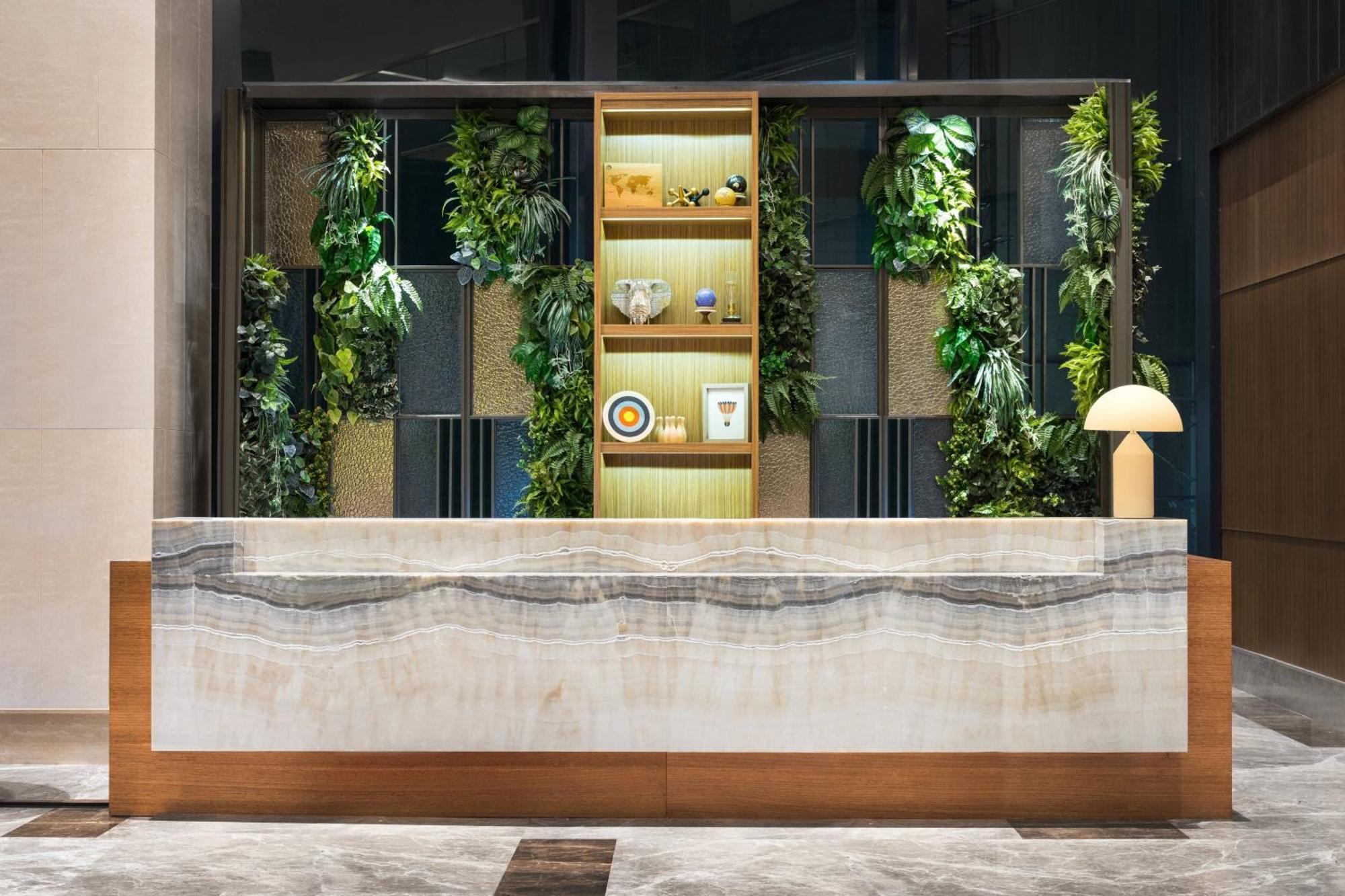 Four Points By Sheraton Surabaya Exterior foto