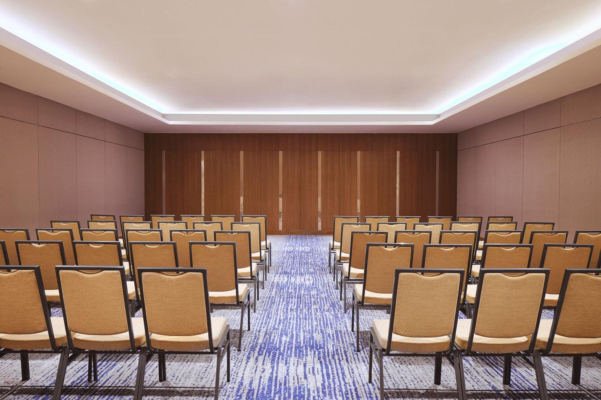 Four Points By Sheraton Surabaya Exterior foto