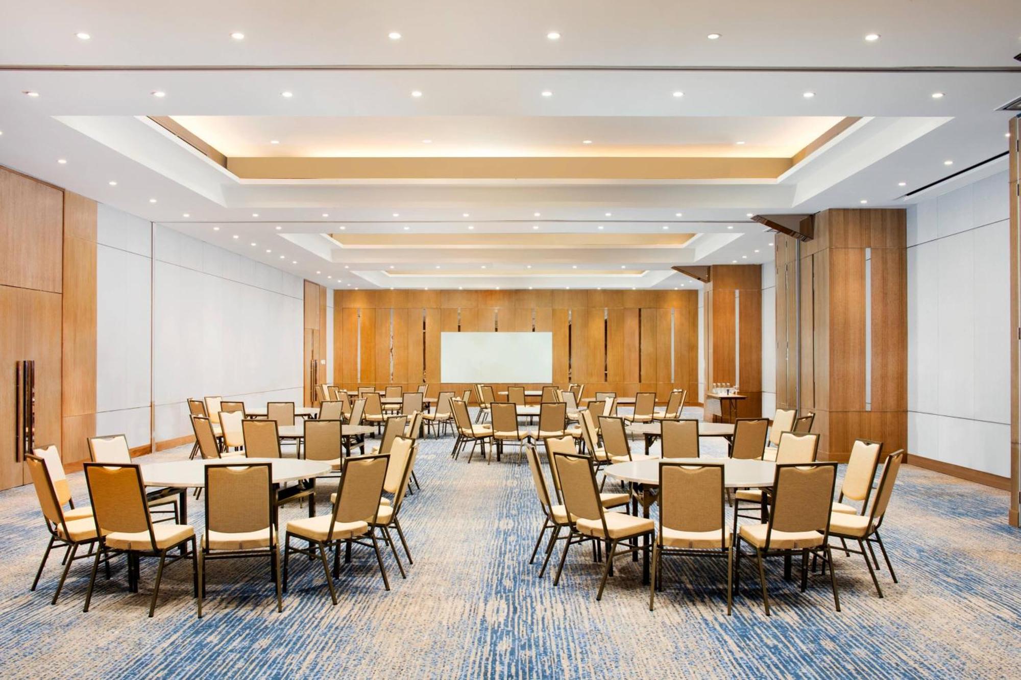 Four Points By Sheraton Surabaya Exterior foto