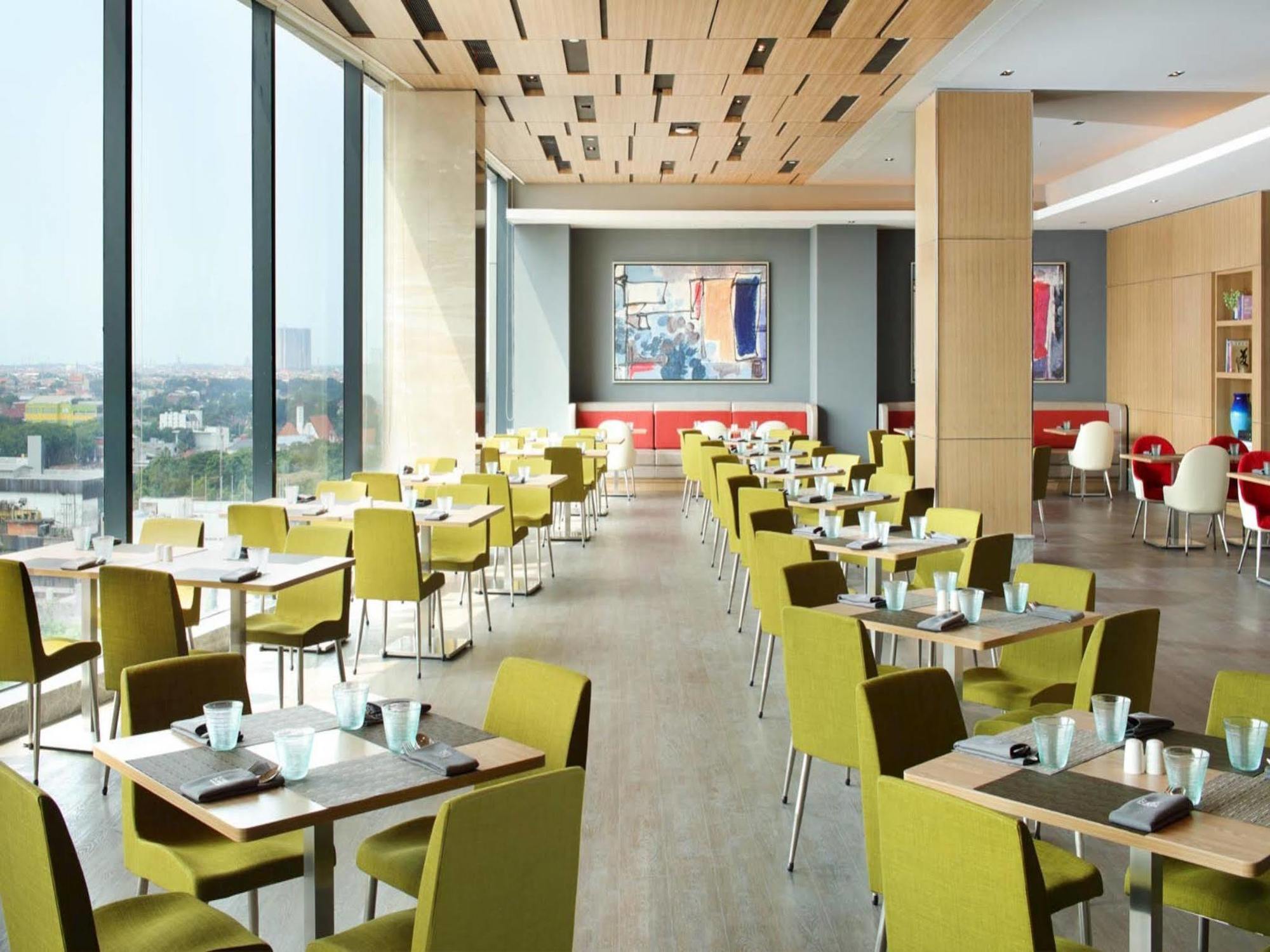 Four Points By Sheraton Surabaya Exterior foto