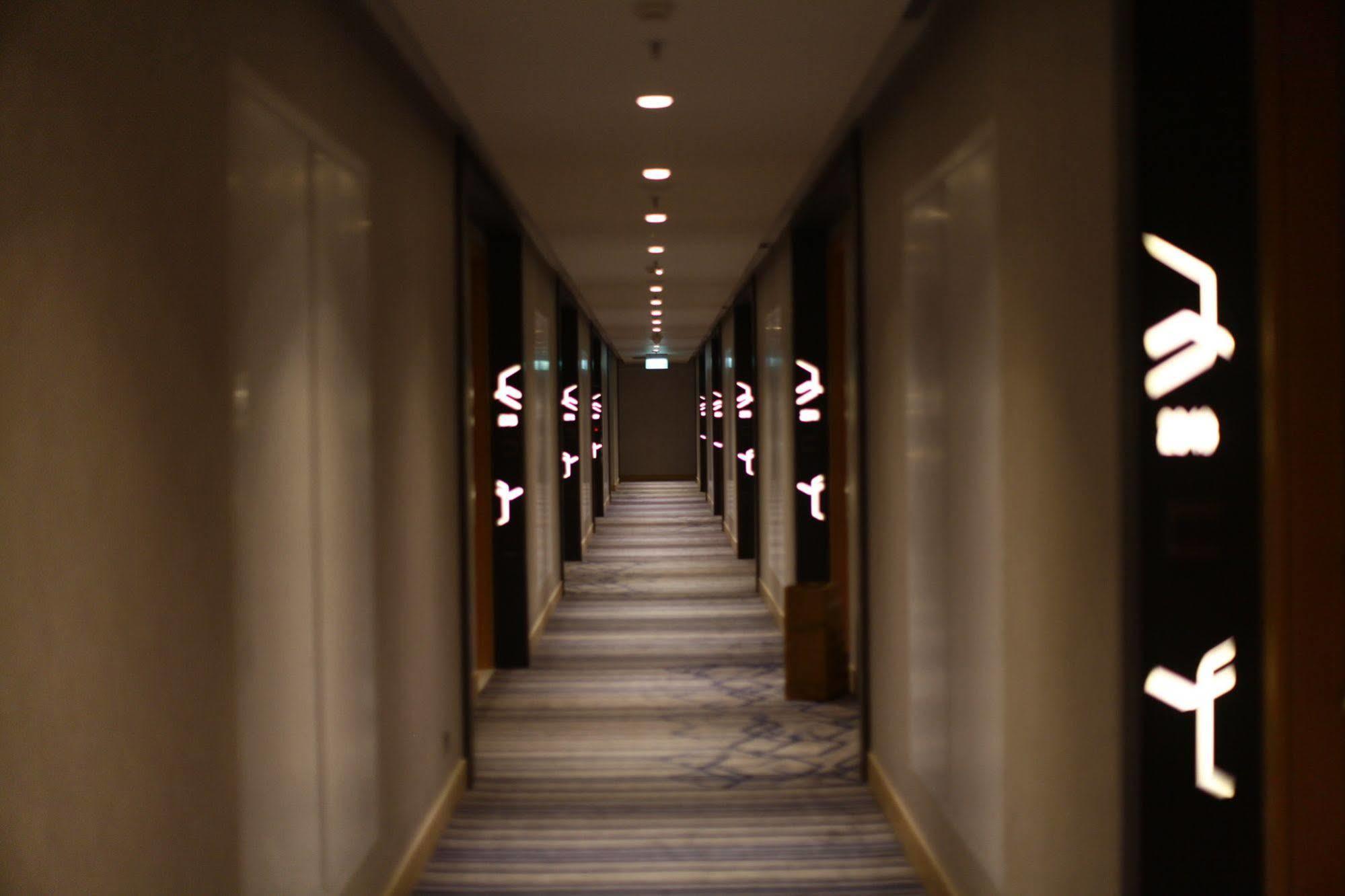 Four Points By Sheraton Surabaya Exterior foto